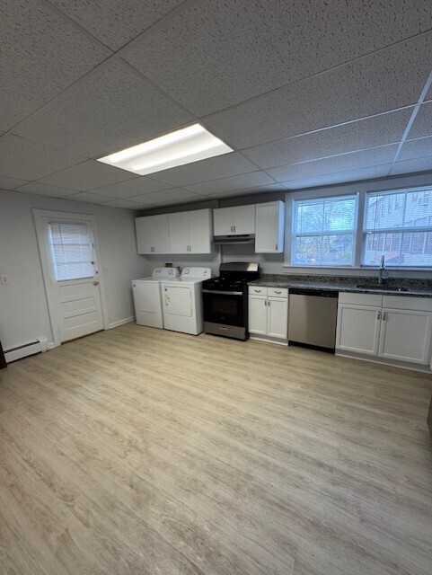 Norwalk, Connecticut 06855, United States, 2 Bedrooms Bedrooms, ,1 BathroomBathrooms,Residential,Active,241623