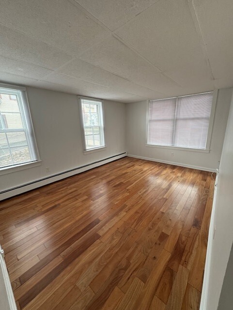 Norwalk, Connecticut 06855, United States, 2 Bedrooms Bedrooms, ,1 BathroomBathrooms,Residential,Active,241623