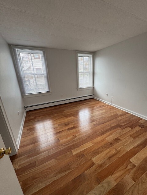 Norwalk, Connecticut 06855, United States, 2 Bedrooms Bedrooms, ,1 BathroomBathrooms,Residential,Active,241623