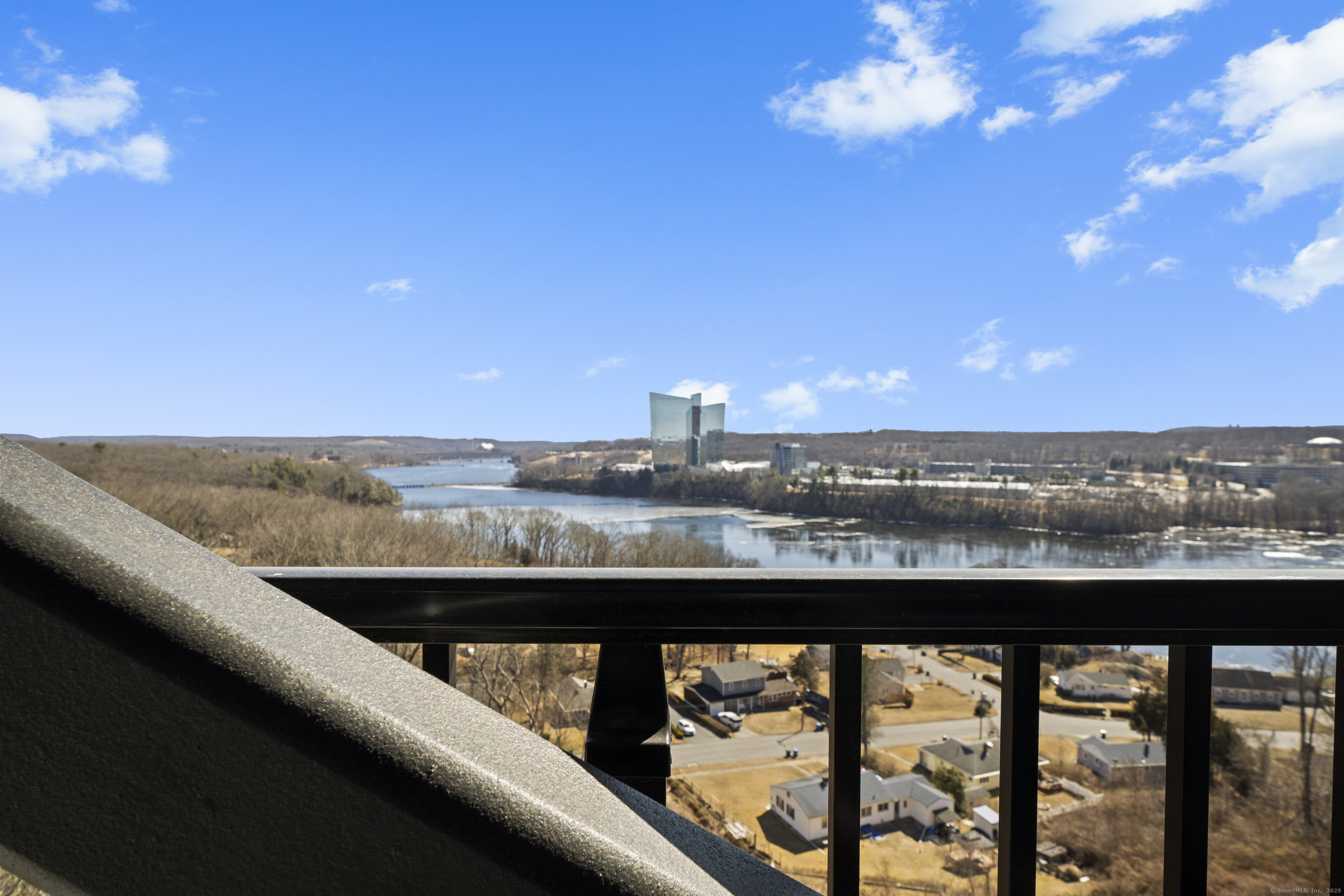 586 W Thames Street #APT 609, Norwich, Connecticut image 28