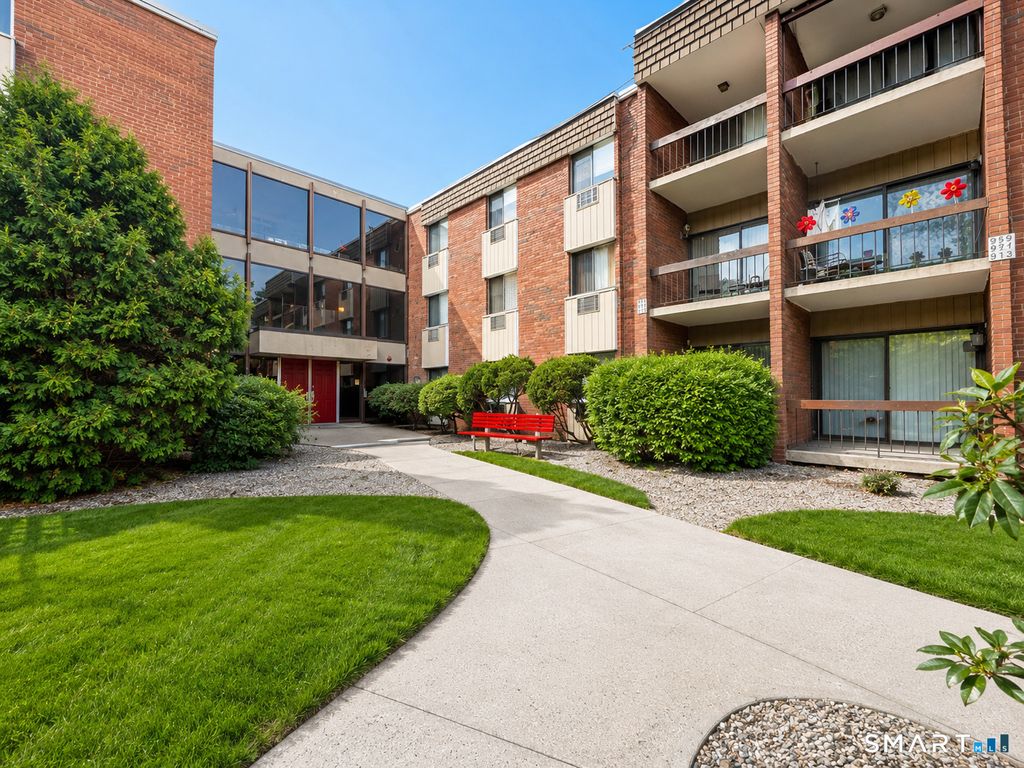 Photo of 914 High Path Road #914, Windsor, CT 06095 (MLS # 24175126)