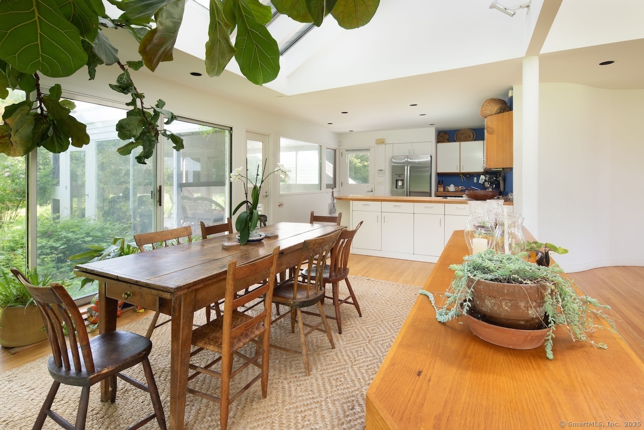 52 Cooper Hill Road