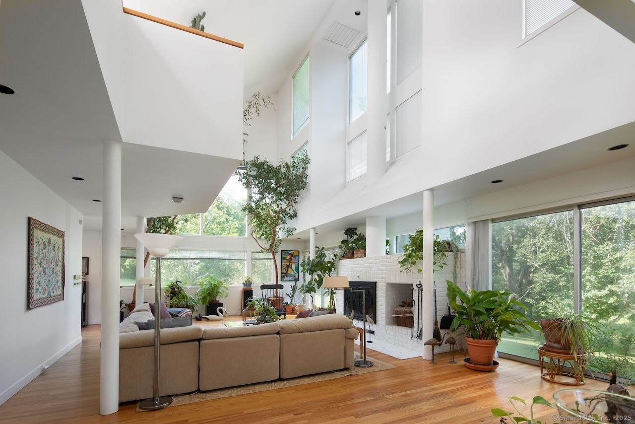 52 Cooper Hill Road