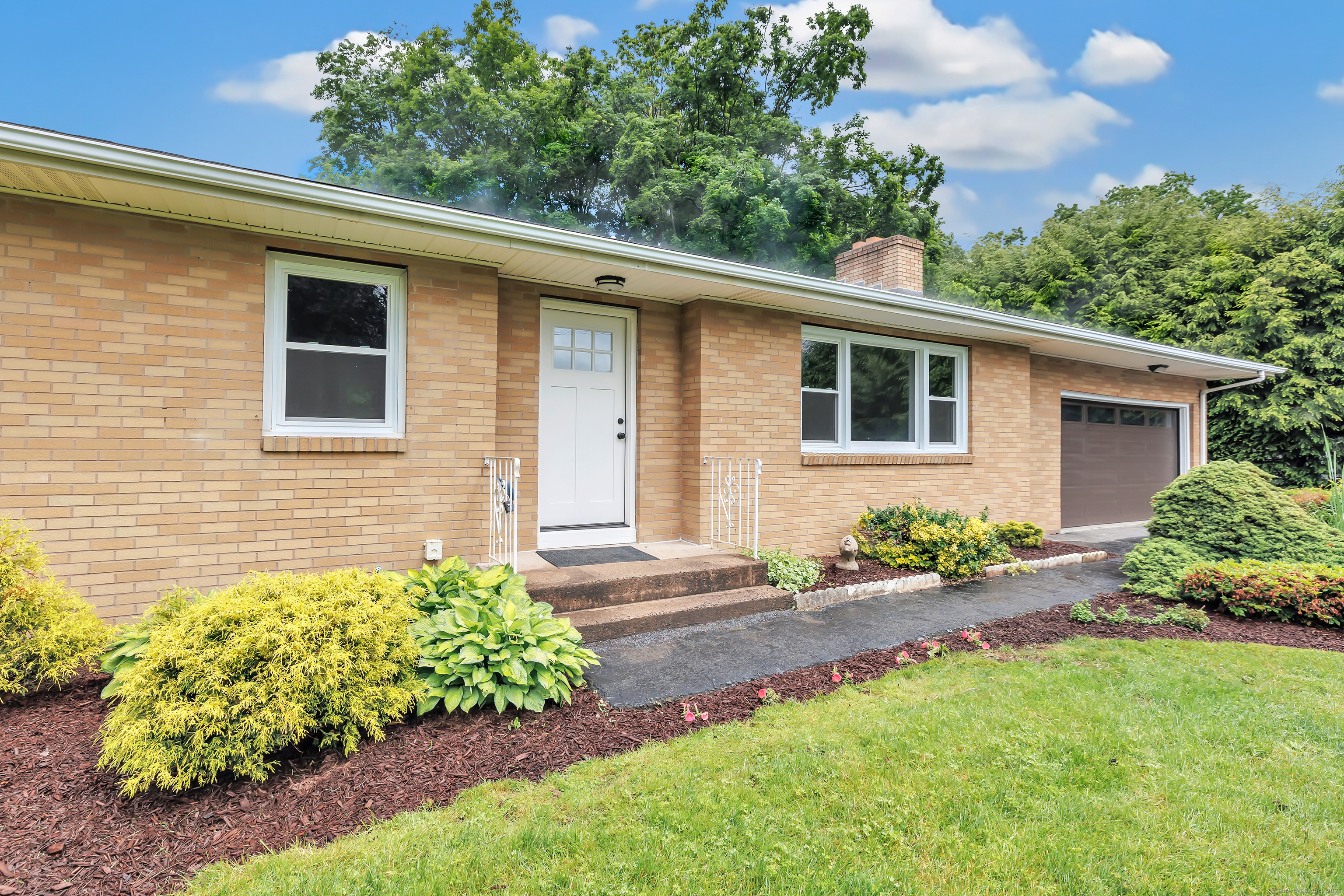 325 River Road, Hamden, Connecticut image 2