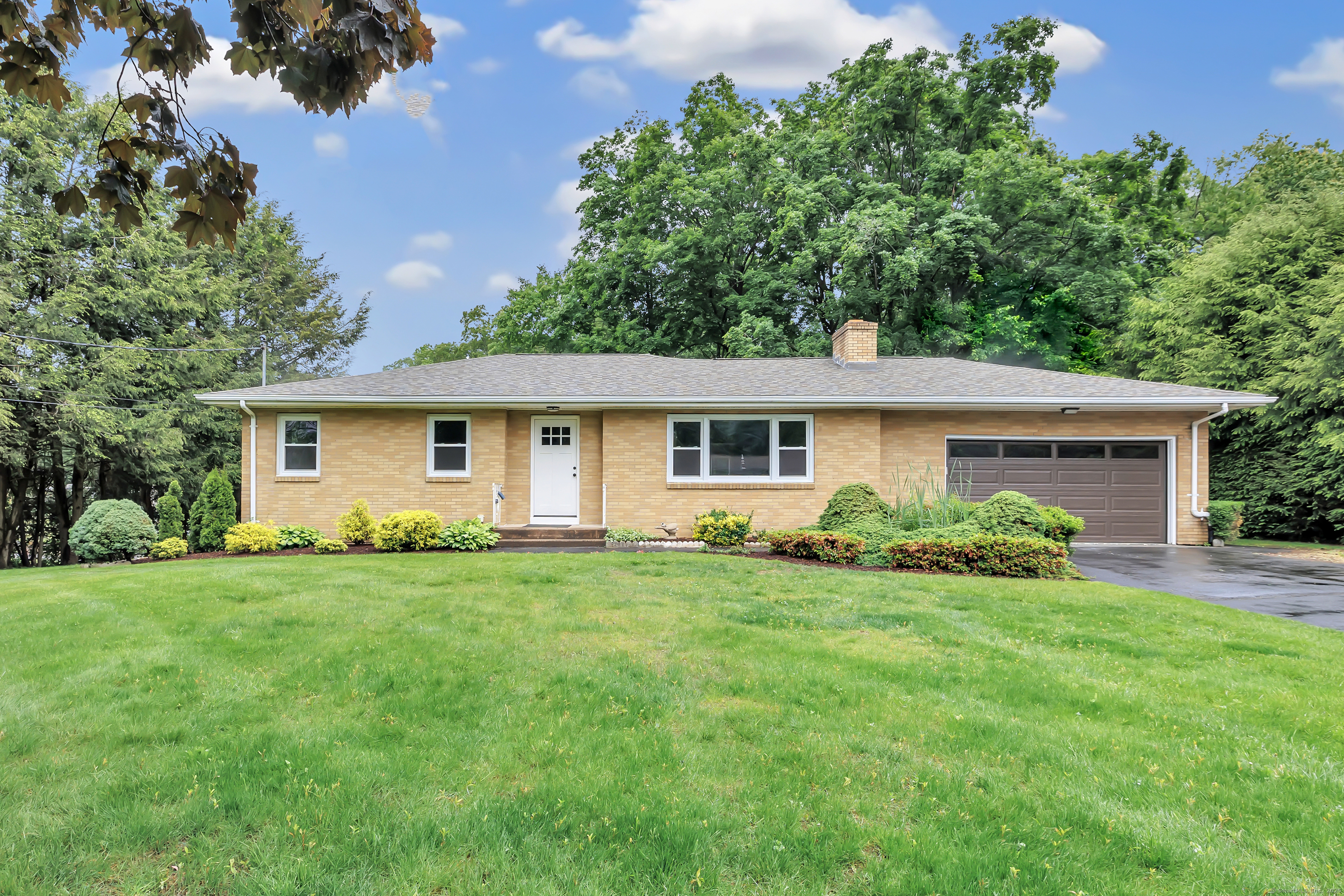 325 River Road, Hamden, Connecticut image 1
