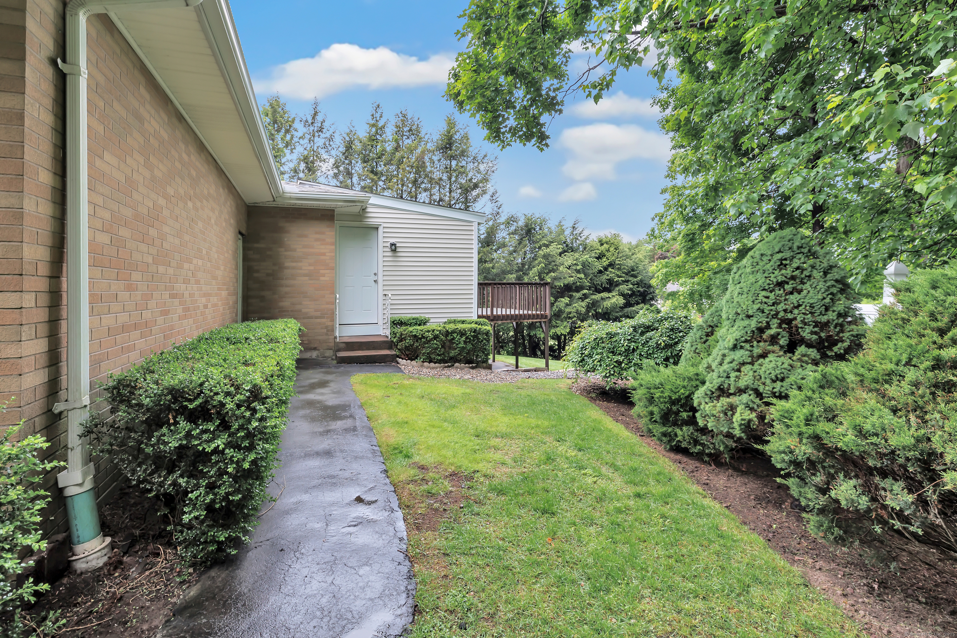 325 River Road, Hamden, Connecticut image 31