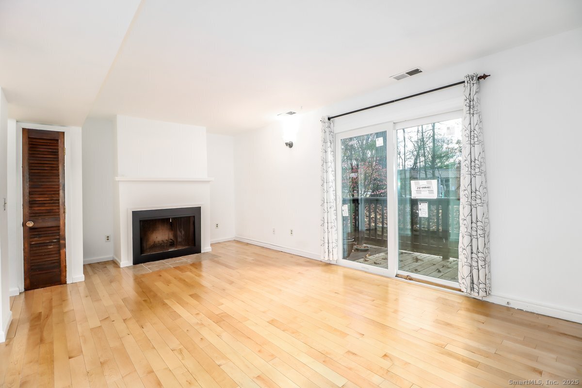 25 Padanaram Road APT 30