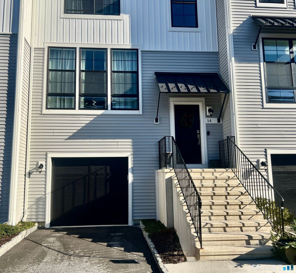 Photo of 14 E Cross Trail #14, Danbury, CT 06810 (MLS # 24148892)
