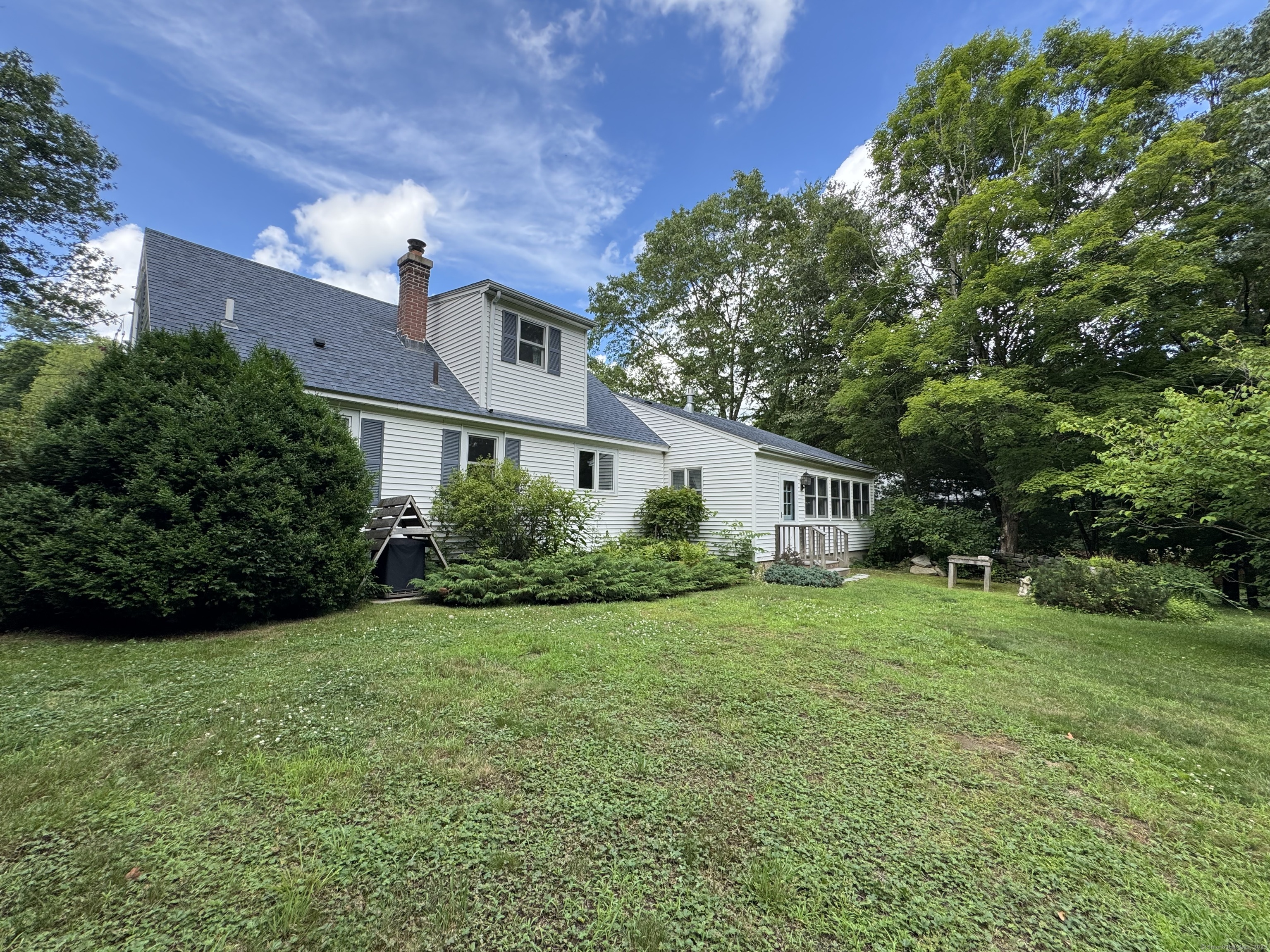 23 Mountain Road