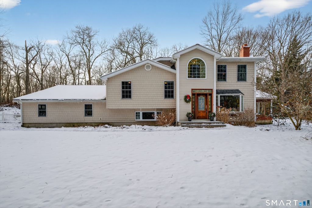 Photo of 113 Winthrop Road, Westbrook, CT 06498 (MLS # 24143546)