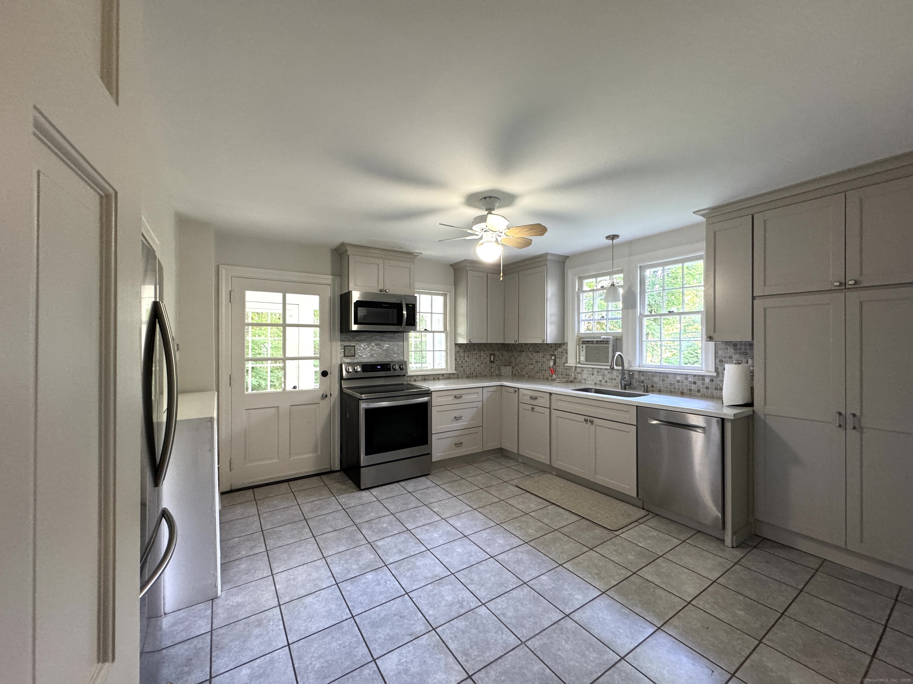 153 Black Rock Turnpike