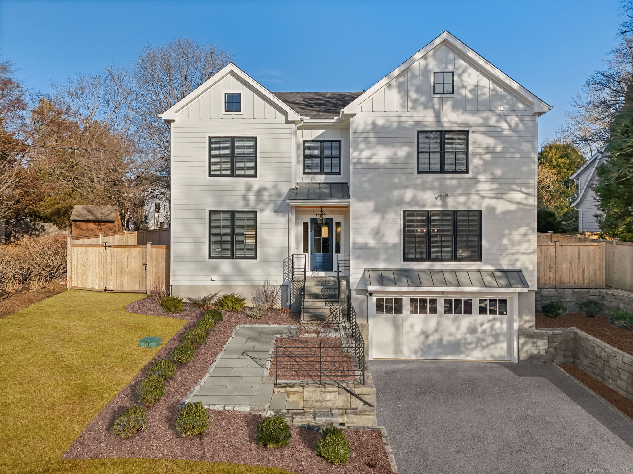 Property for Sale at W Parish Road, Westport, Connecticut - Bedrooms: 5 
Bathrooms: 5.5 
Rooms: 11  - $2,465,000