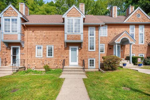 16 Pamela Court 16 East Windsor CT 06016