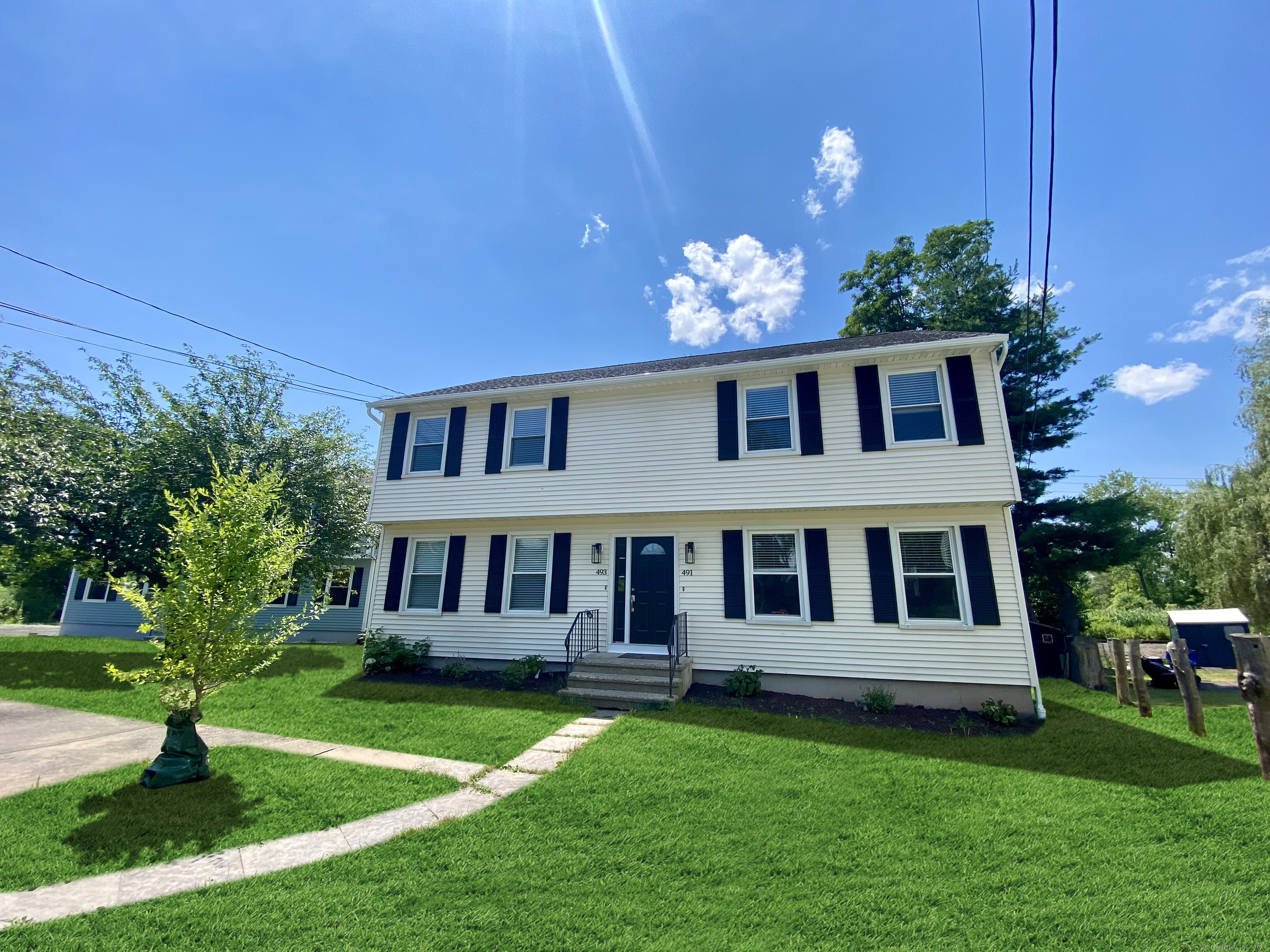 Middletown Avenue, Wethersfield, Connecticut - 3 Bedrooms  
2 Bathrooms  
10 Rooms - 