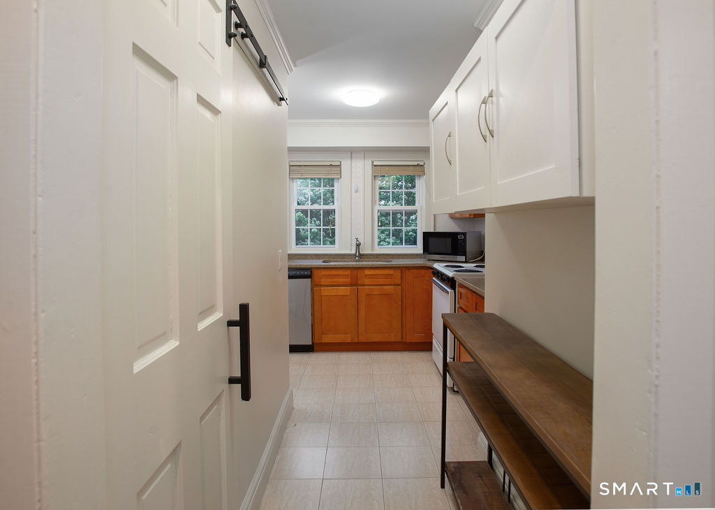 40 Unit B Seminary Street