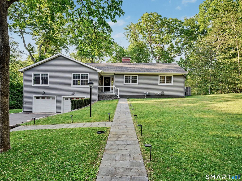 Photo of 8 White Fox Road, Stamford, CT 06903 (MLS # 24174797)