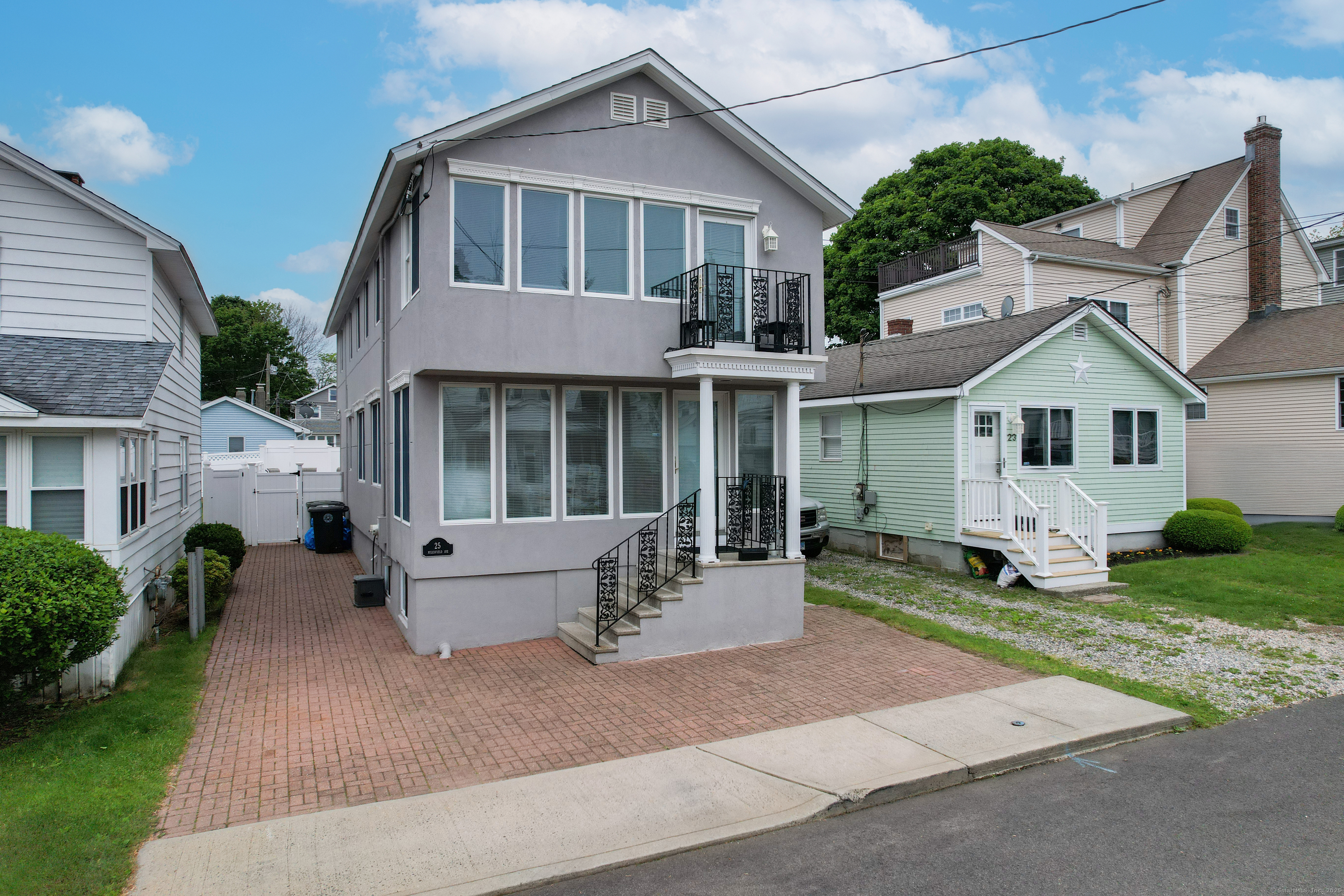 25 Milesfield Avenue