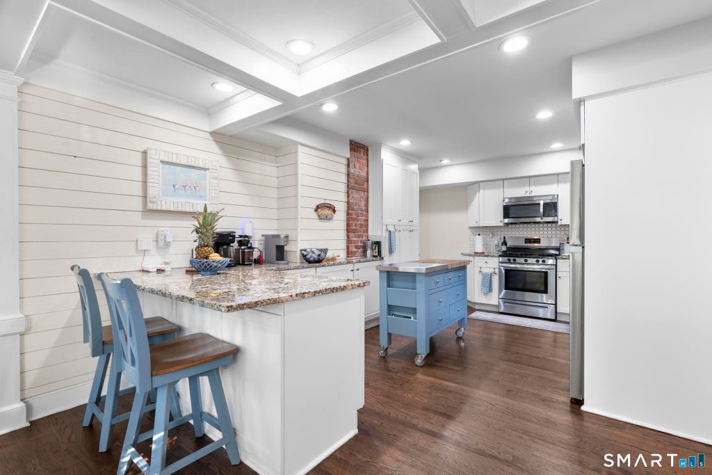 Photo of 20 Bradley Avenue, Branford, CT 06405 (MLS # 24192966)