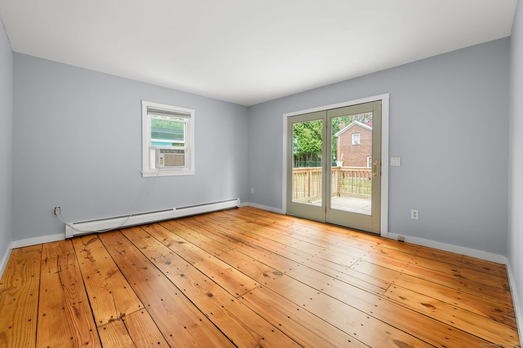 Photo of 11 Glenwood Park S, New London, CT 06320 (MLS # 24133657)