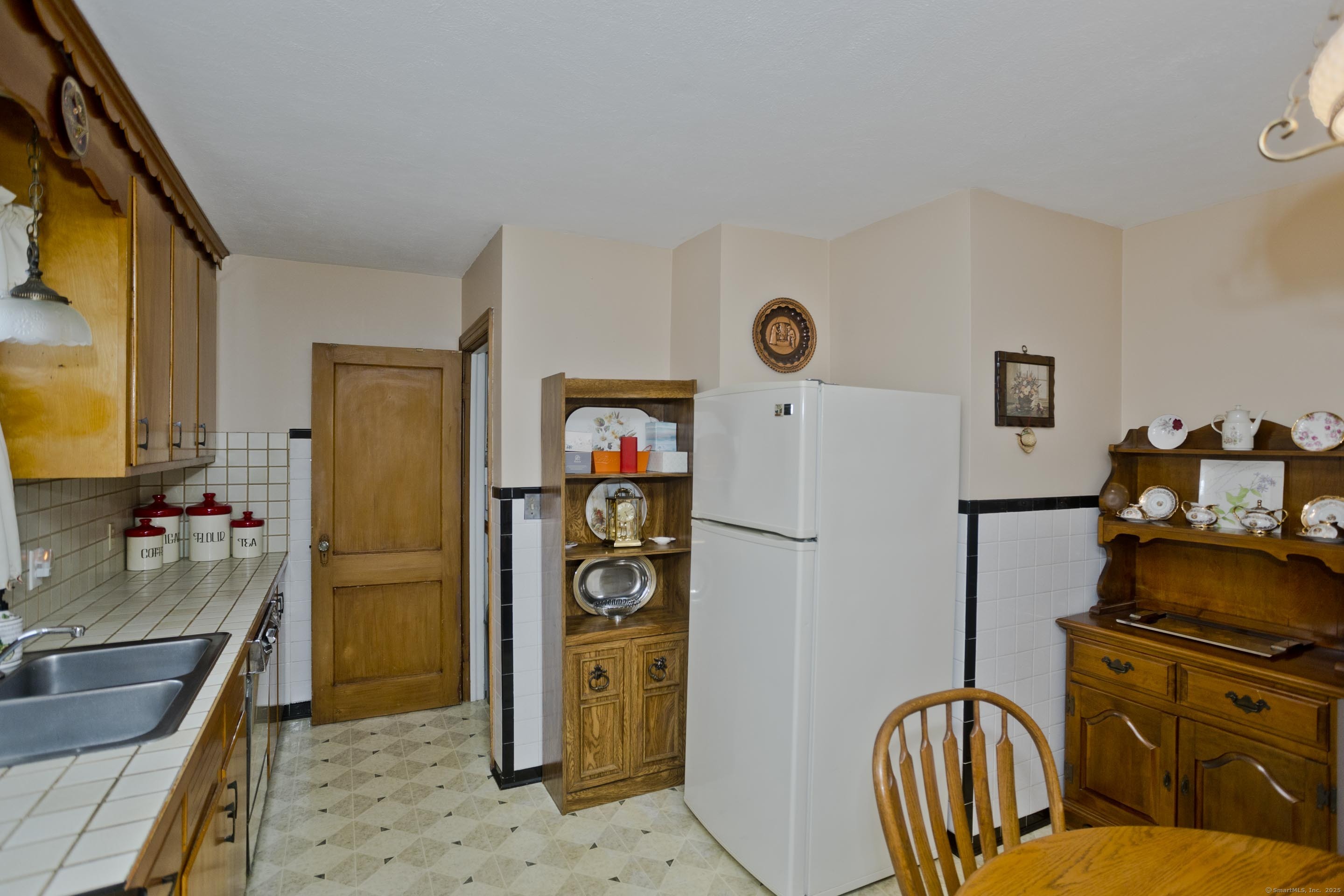 8 Summer Street, Enfield, Connecticut image 6