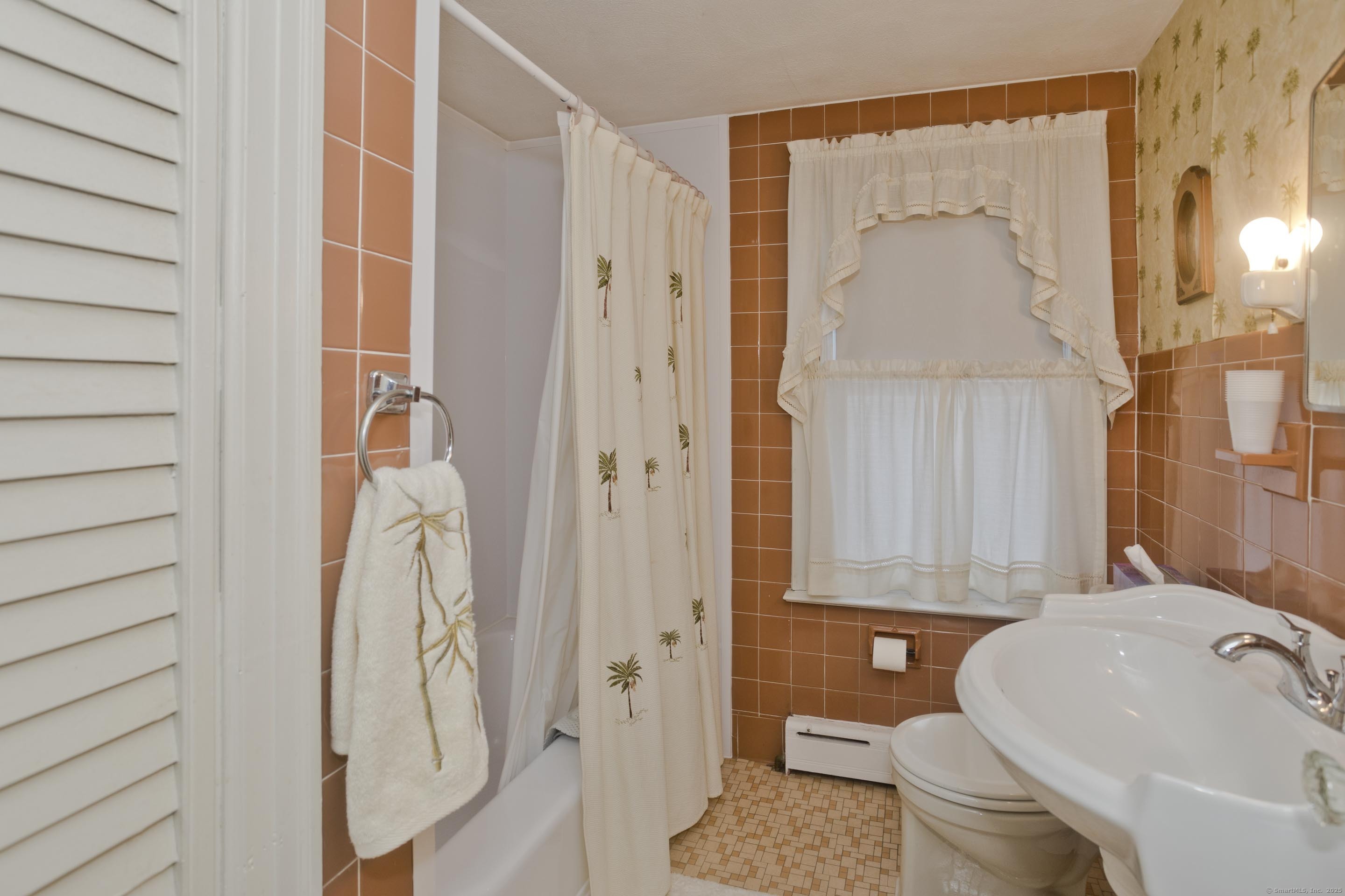 8 Summer Street, Enfield, Connecticut image 18