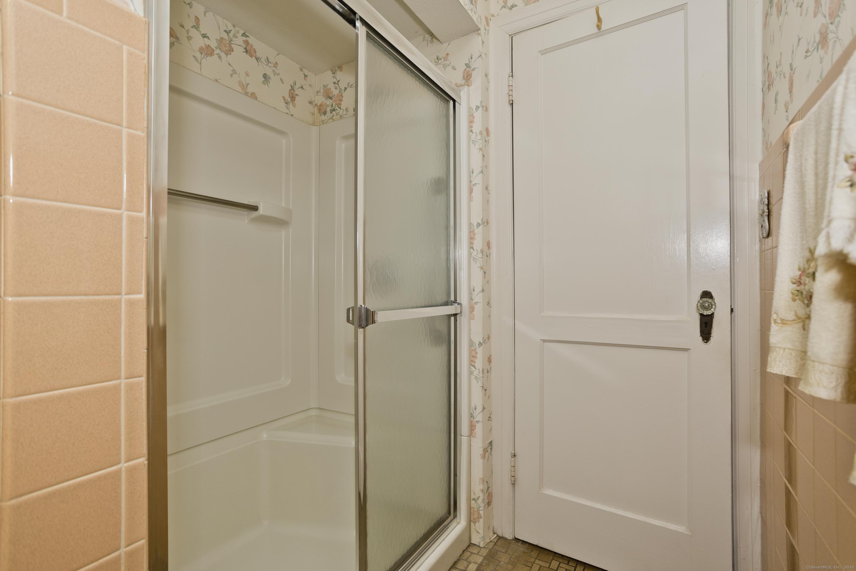 8 Summer Street, Enfield, Connecticut image 9