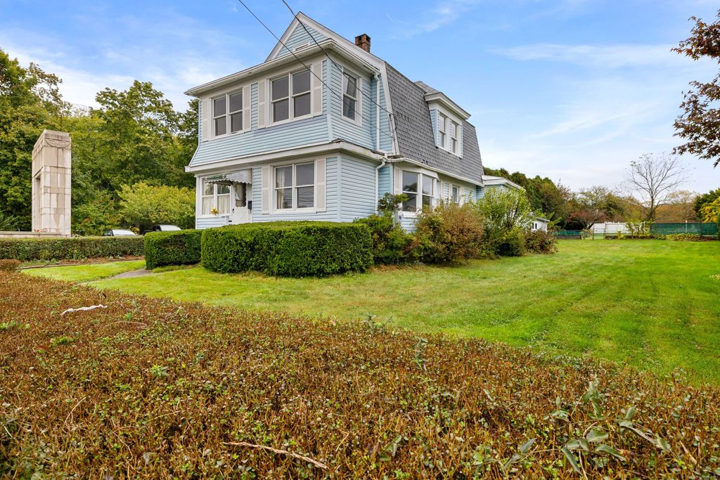 Photo of 262 Mitchell Street, Groton, CT 06340 (MLS # 24132373)
