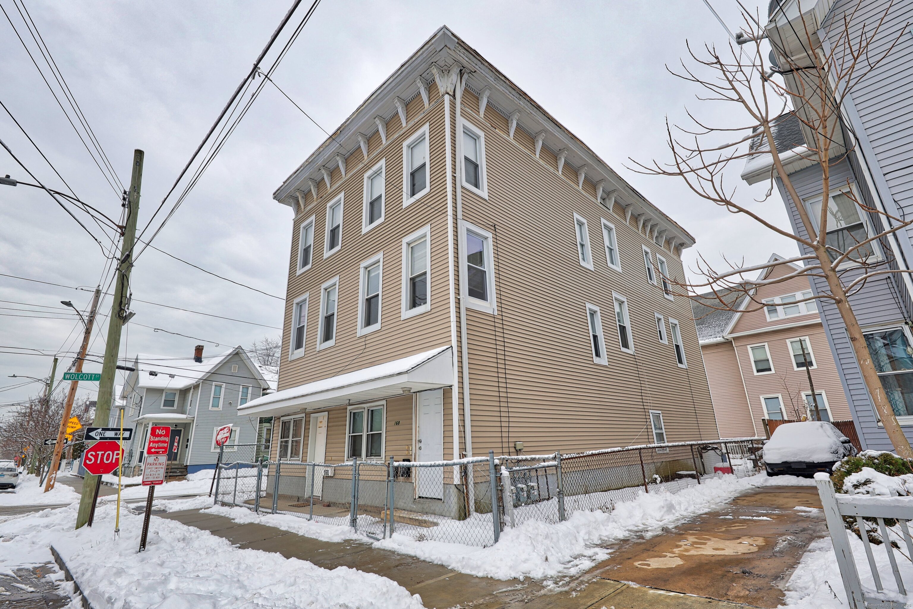 Rental Property at Lloyd Street, New Haven, Connecticut - Bedrooms: 4 
Bathrooms: 1 
Rooms: 6  - $2,300 MO.