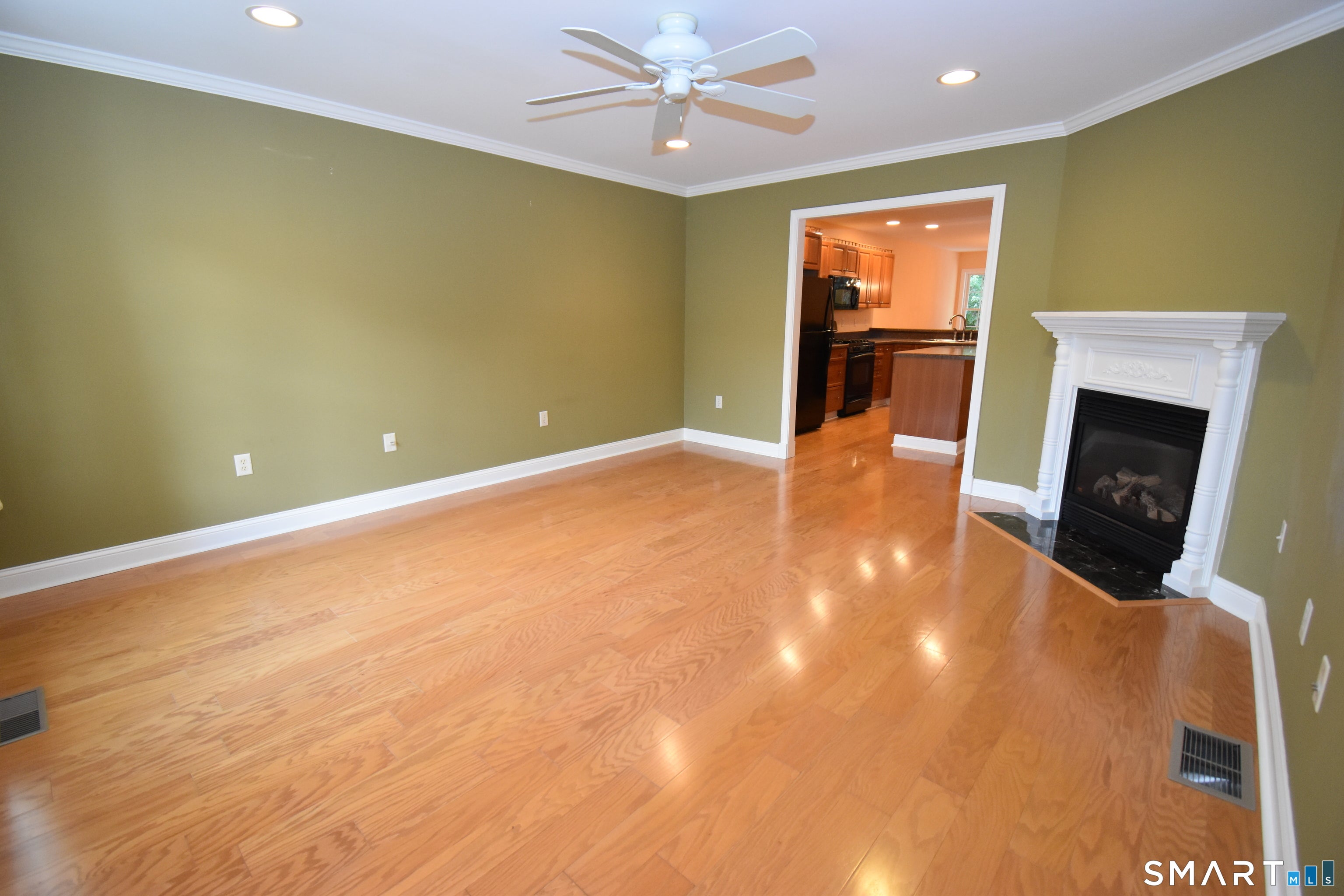 2 Boulderbrook Court 23