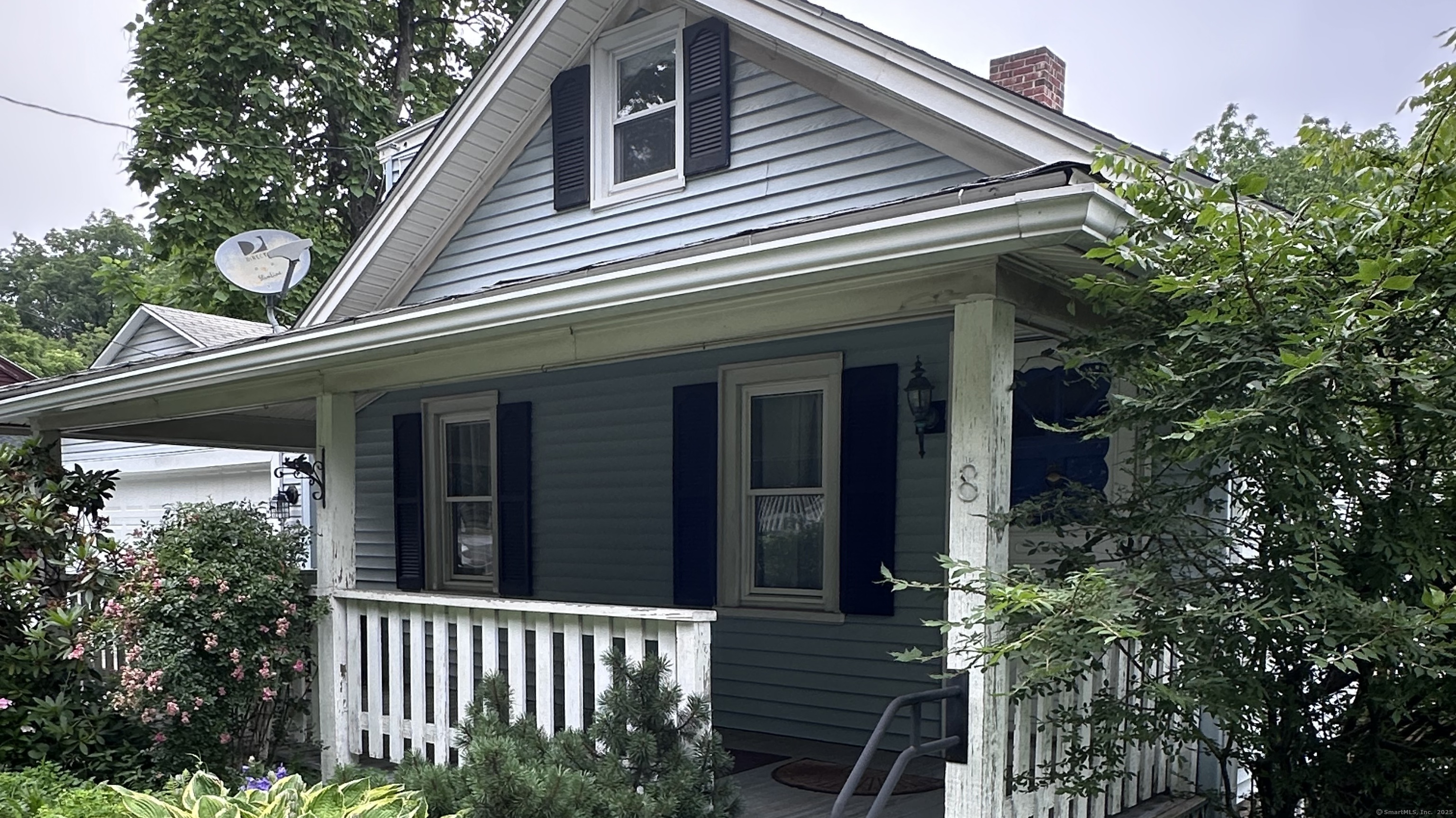 8 Main Street North