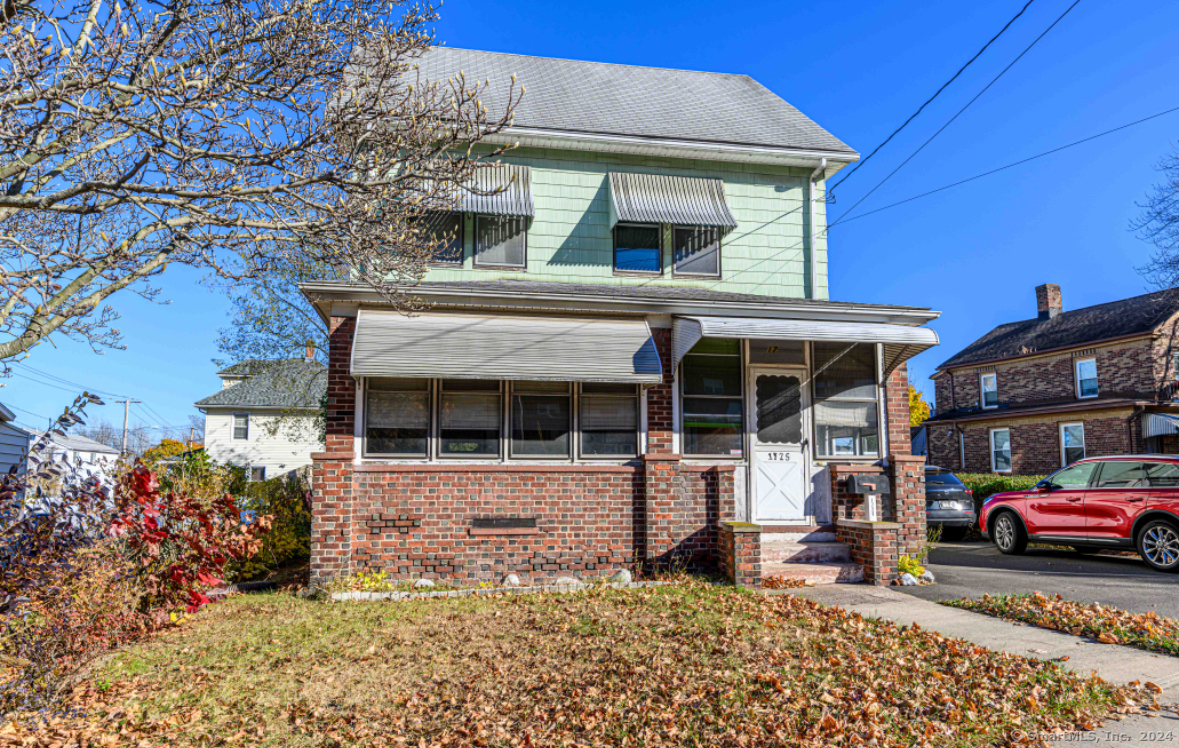 Property for Sale at 1725 State Street, Hamden, Connecticut - Bedrooms: 4 
Bathrooms: 2 
Rooms: 7  - $299,900