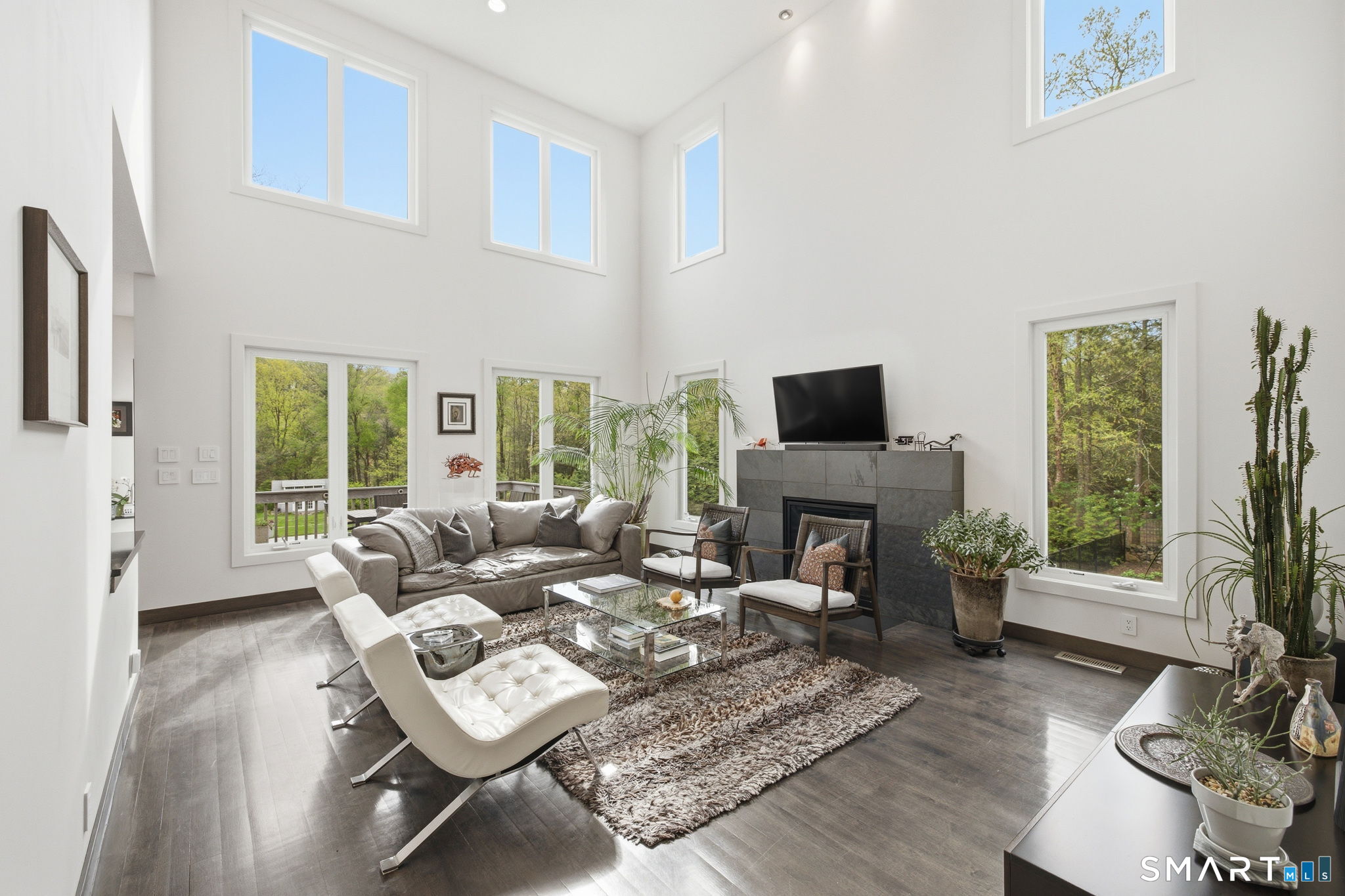 504 Deercliff Road
