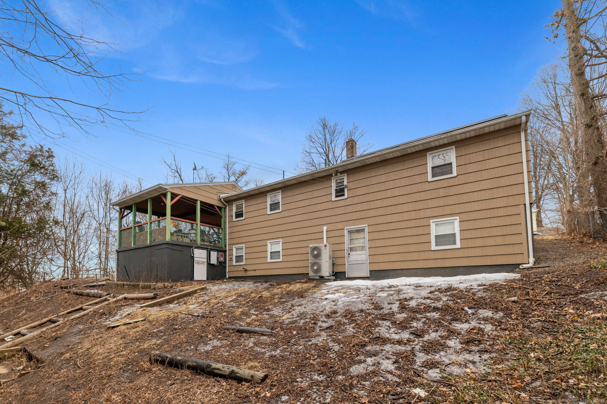 Bristol, Connecticut 06010, United States, 3 Bedrooms Bedrooms, ,2 BathroomsBathrooms,Residential,Active,82993