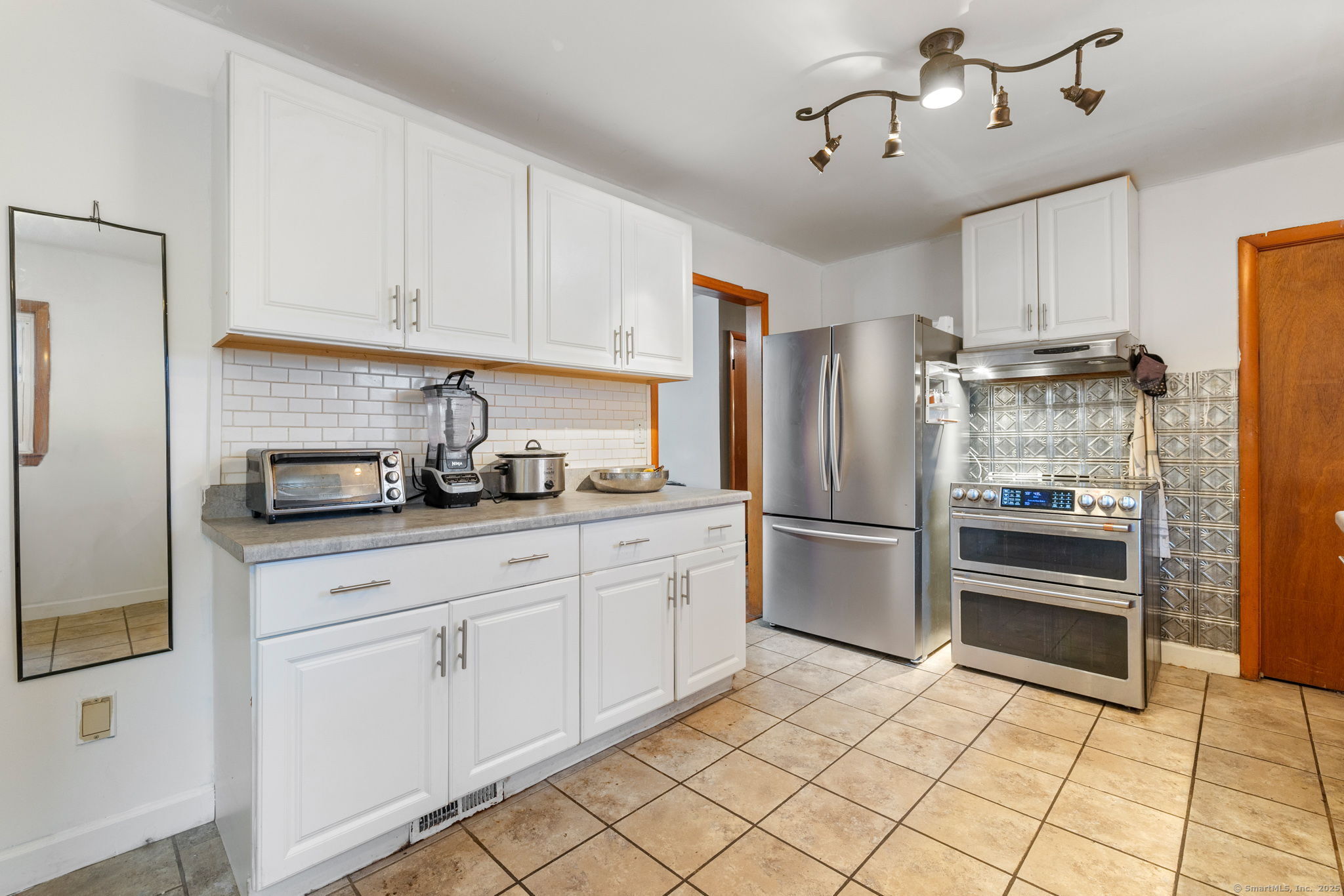 28 Bingham Street, Bristol, Connecticut image 13