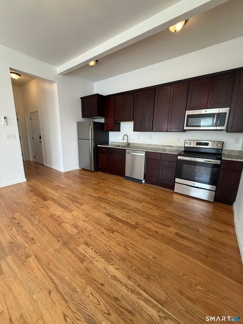 Multifamily For Rent - 52 High Street #1B<br/> Bristol, CT 06010