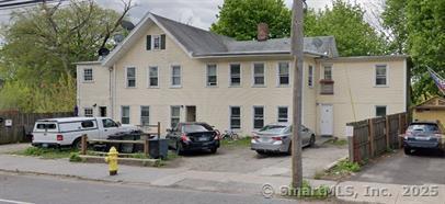 Derby Avenue 210C, Derby, Connecticut - 2 Bedrooms  
1 Bathrooms  
5 Rooms - 