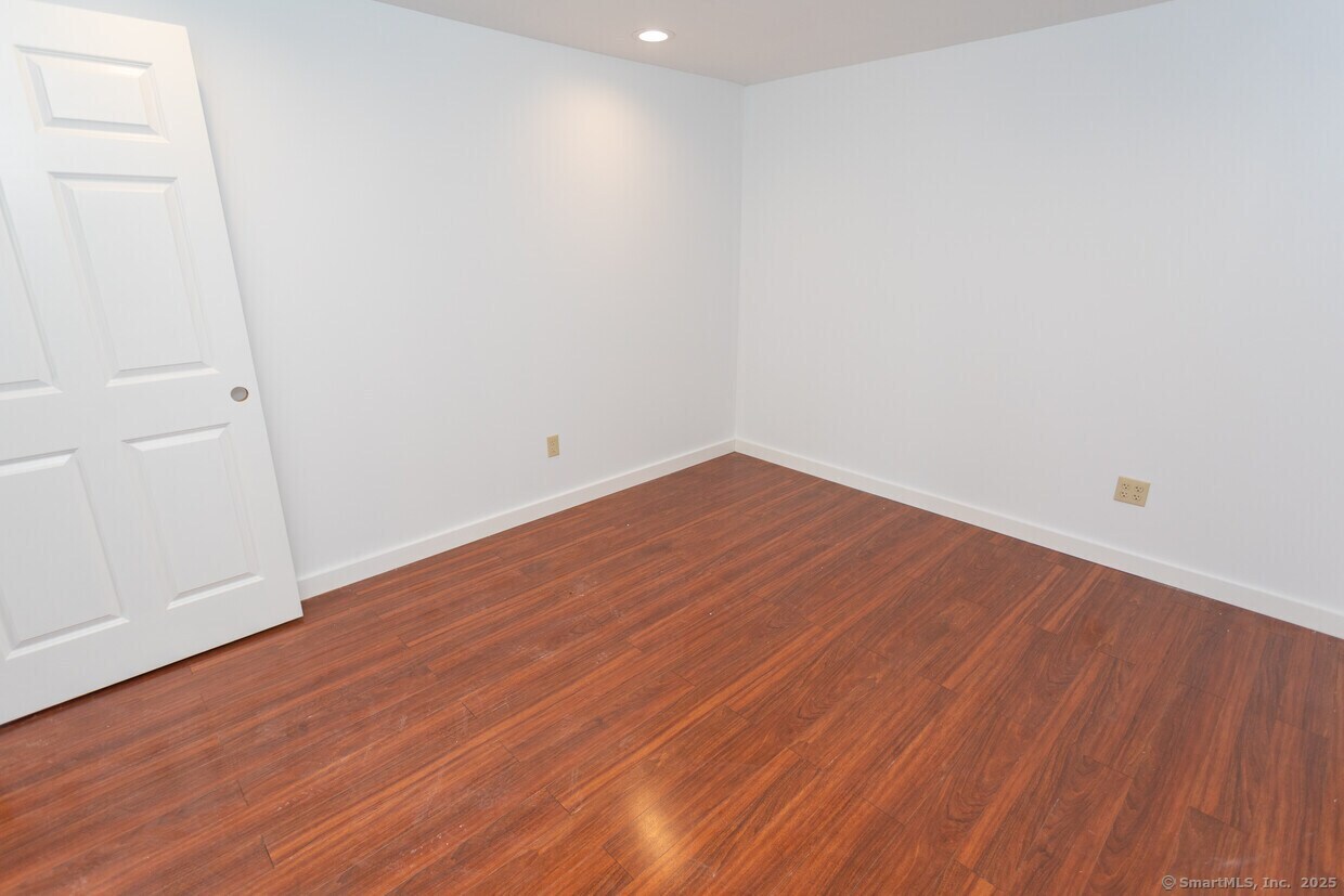 1587 Boston Post Road B-8