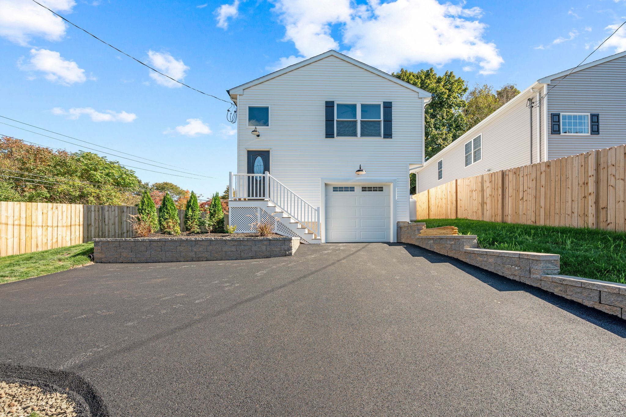 6 Bidwell Terrace, Middletown, Connecticut - 3 Bedrooms  
3 Bathrooms  
7 Rooms - 