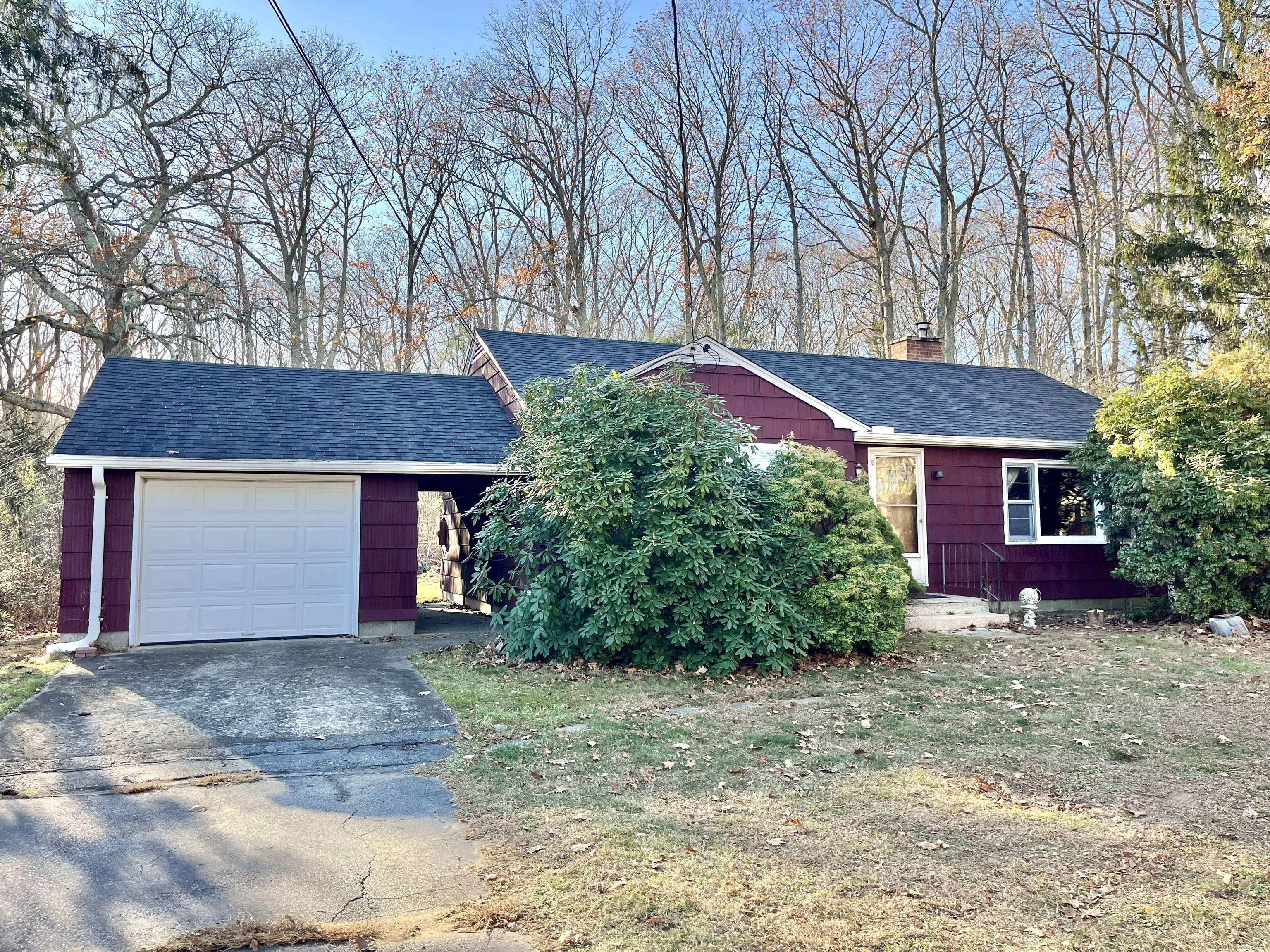 756 Route 163, Montville, Connecticut - 2 Bedrooms  
1 Bathrooms  
4 Rooms - 