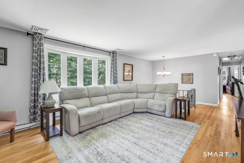289 New England Road
