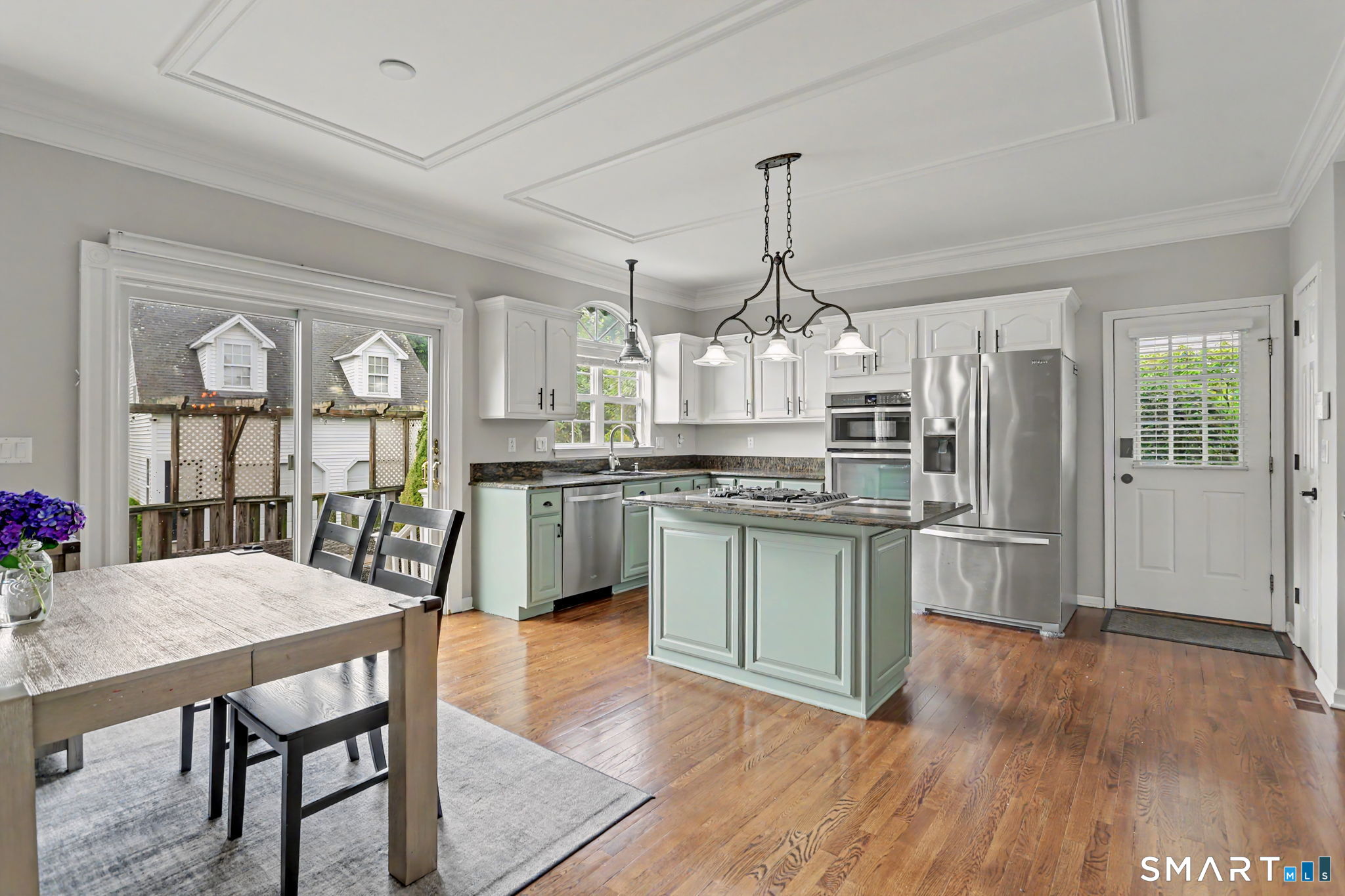 90 Lexington Way South