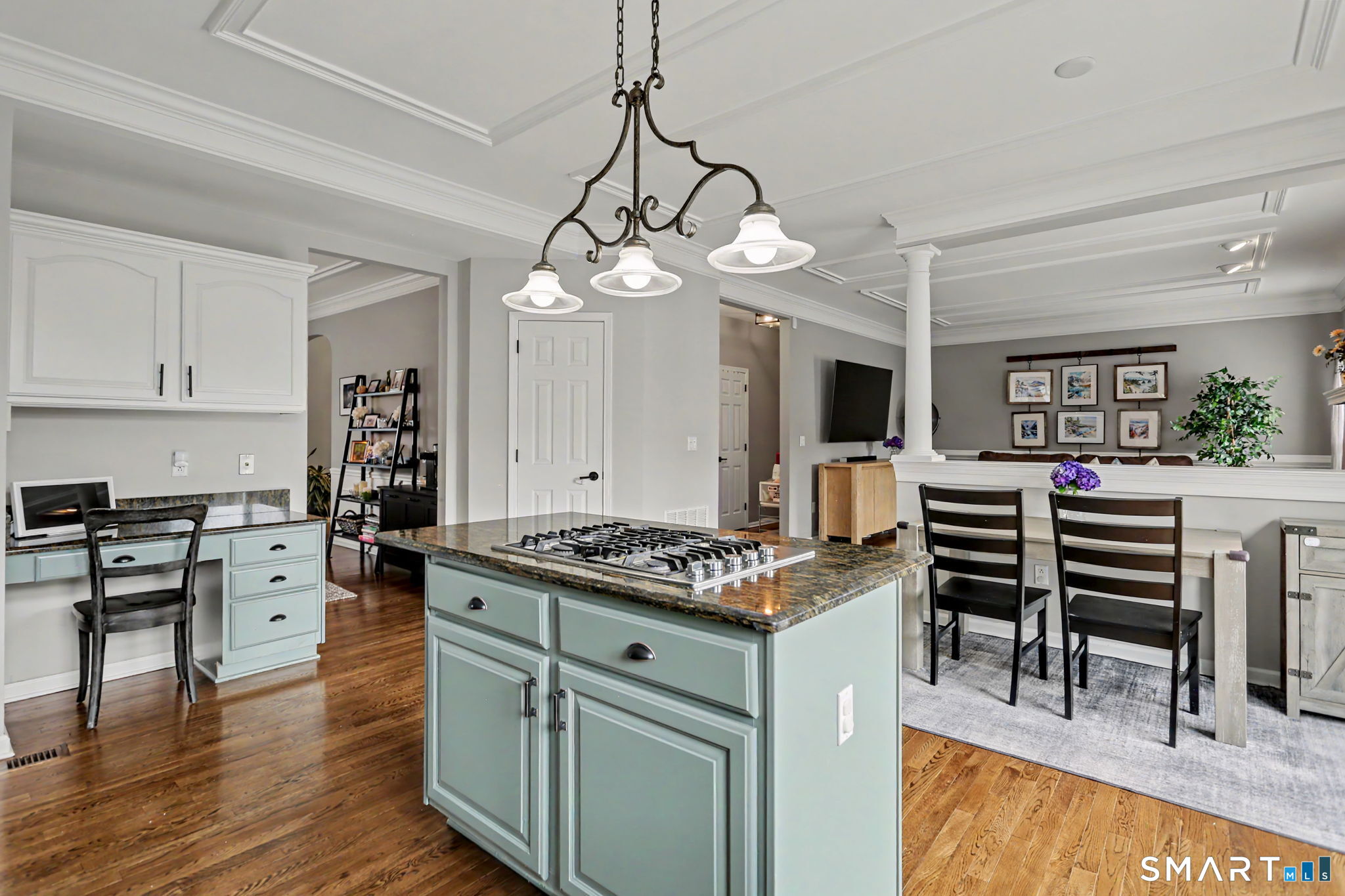 90 Lexington Way South