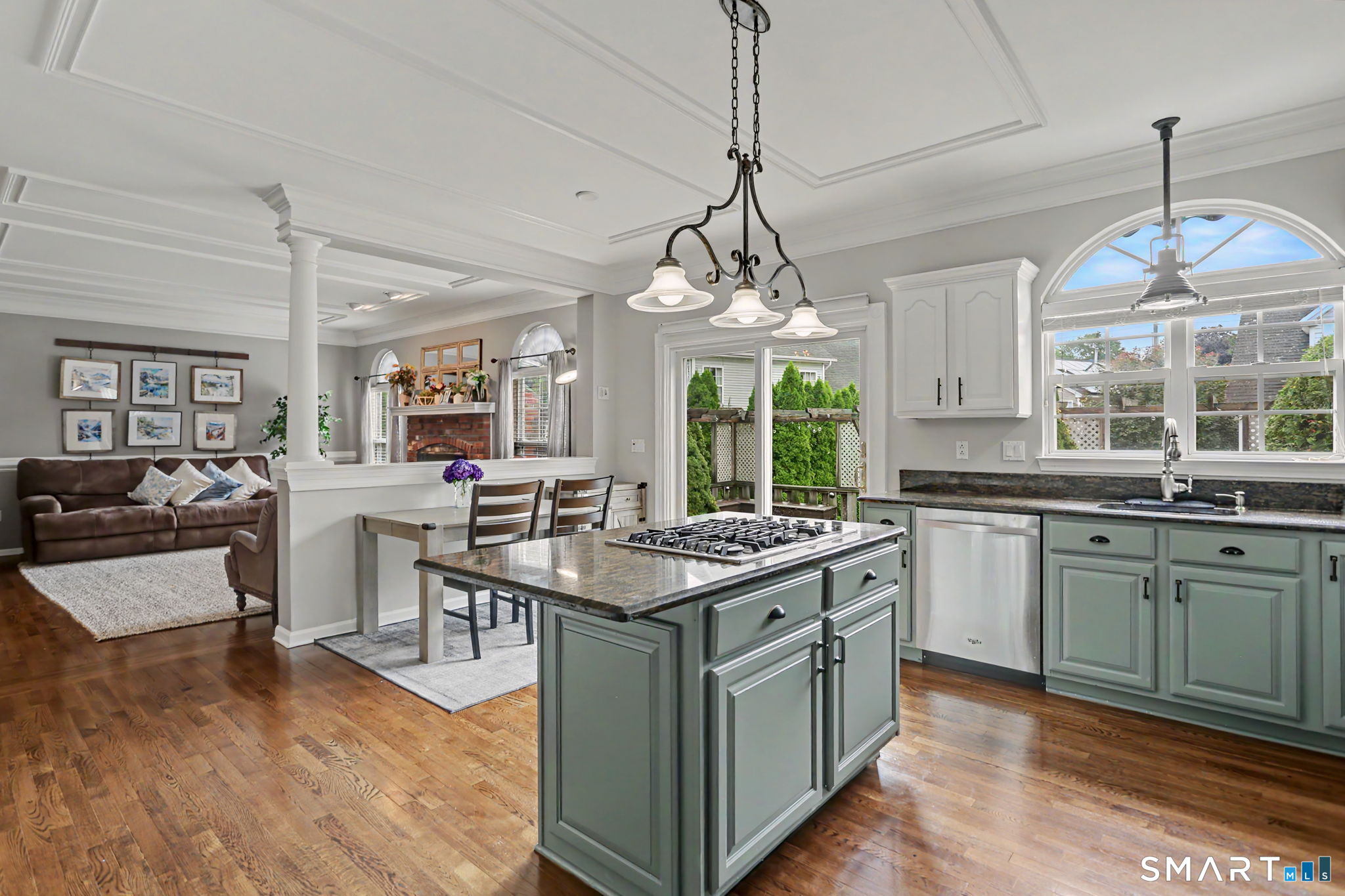 90 Lexington Way South