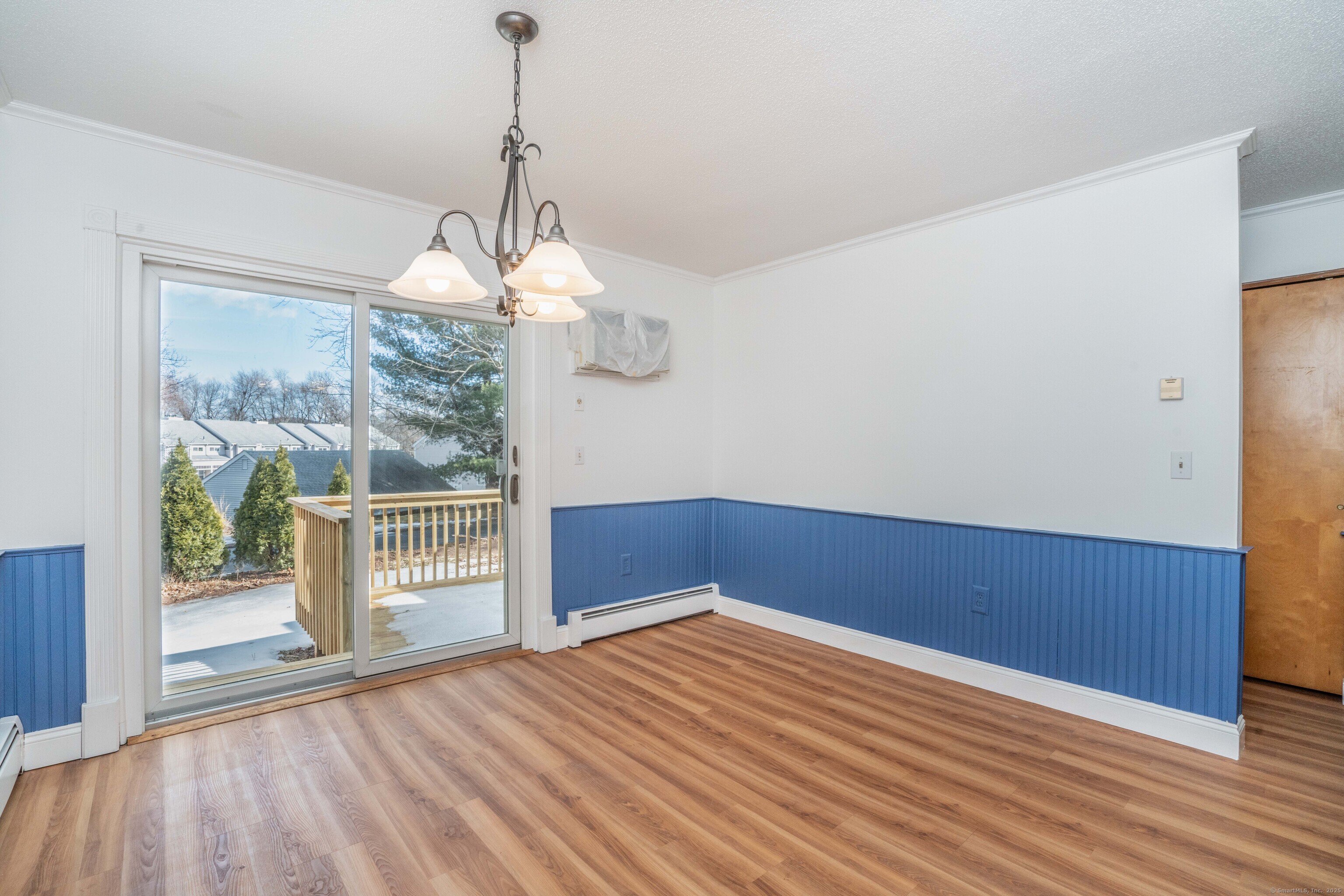 Vernon, Connecticut 06066, United States, 2 Bedrooms Bedrooms, ,2 BathroomsBathrooms,Residential,Pending,80200