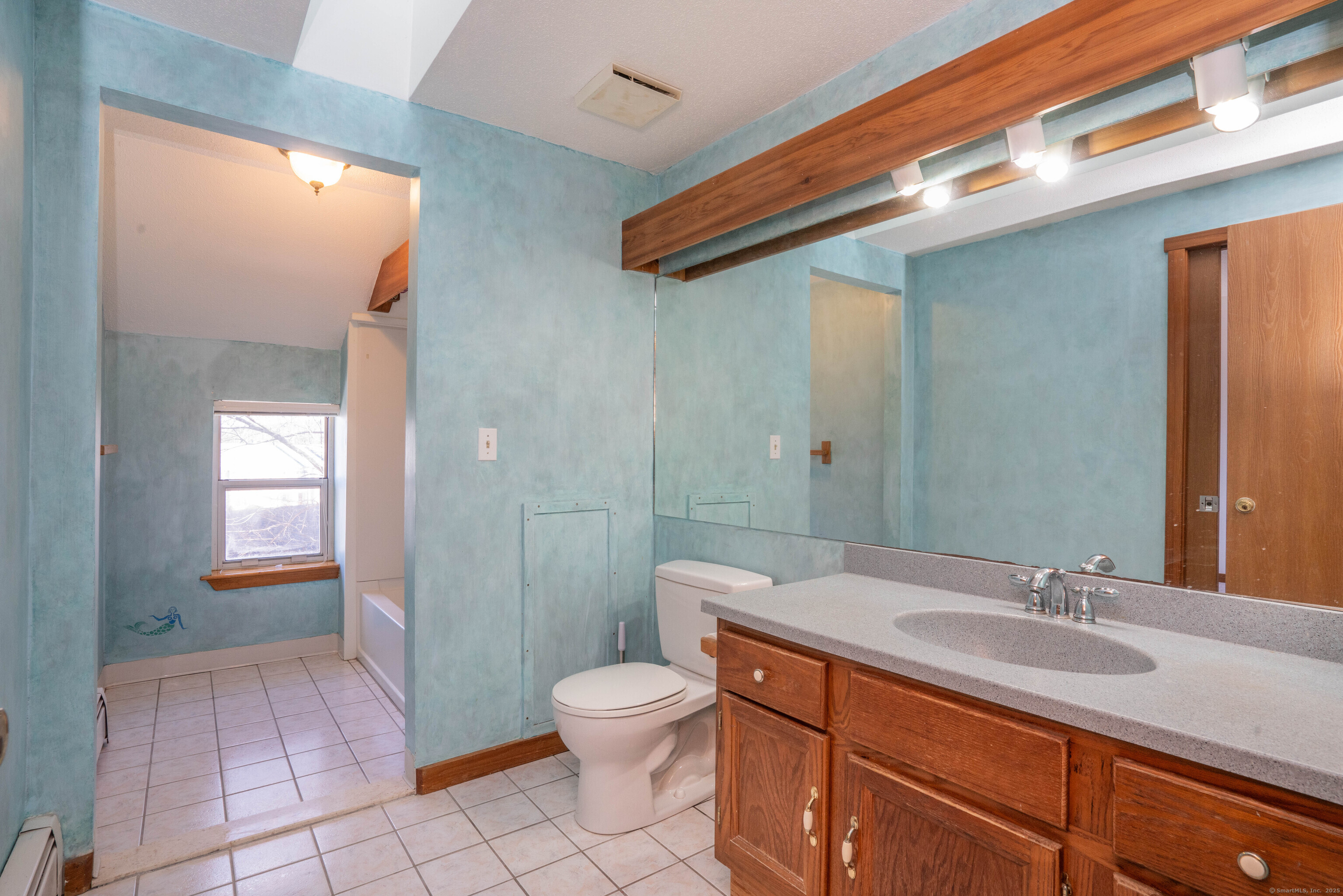 Vernon, Connecticut 06066, United States, 2 Bedrooms Bedrooms, ,2 BathroomsBathrooms,Residential,Pending,80200