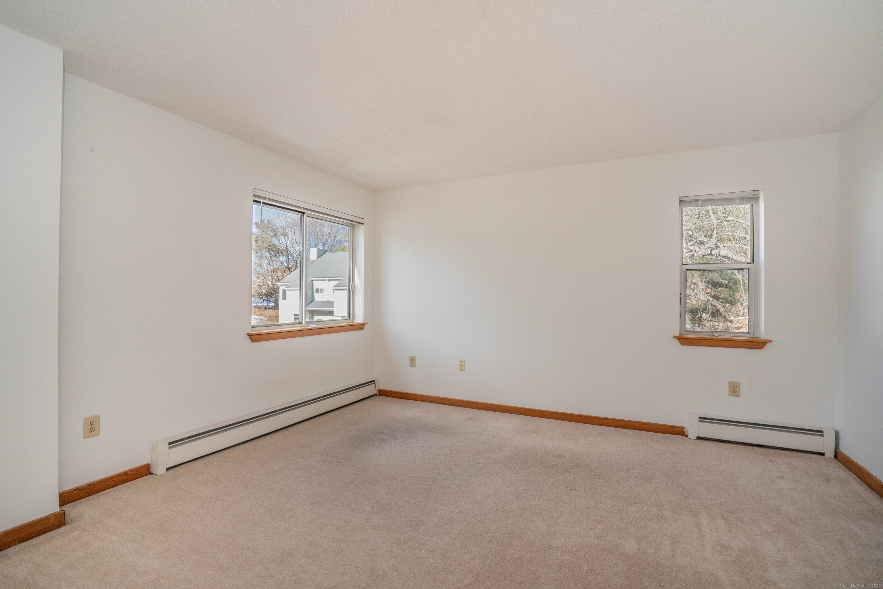 Vernon, Connecticut 06066, United States, 2 Bedrooms Bedrooms, ,2 BathroomsBathrooms,Residential,Pending,80200