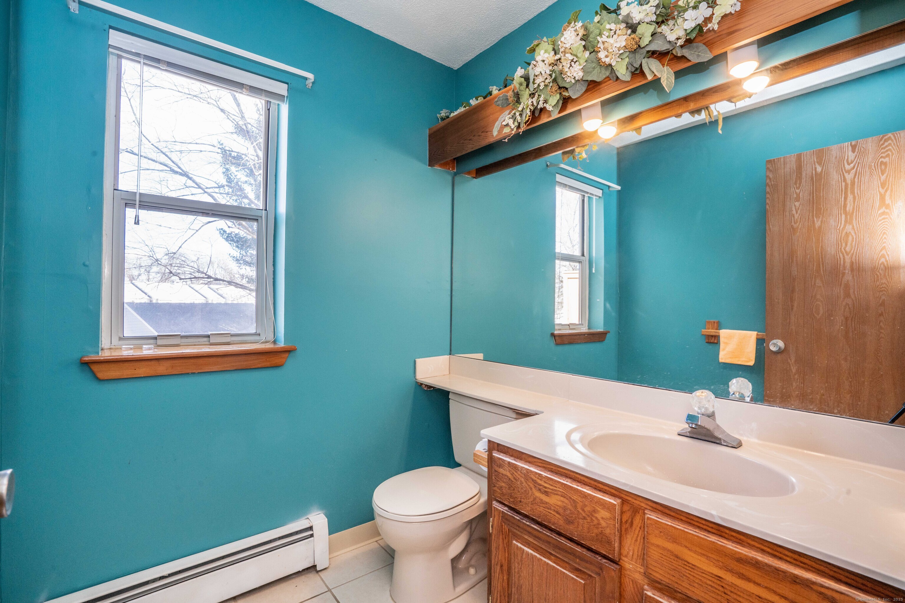 Vernon, Connecticut 06066, United States, 2 Bedrooms Bedrooms, ,2 BathroomsBathrooms,Residential,Pending,80200