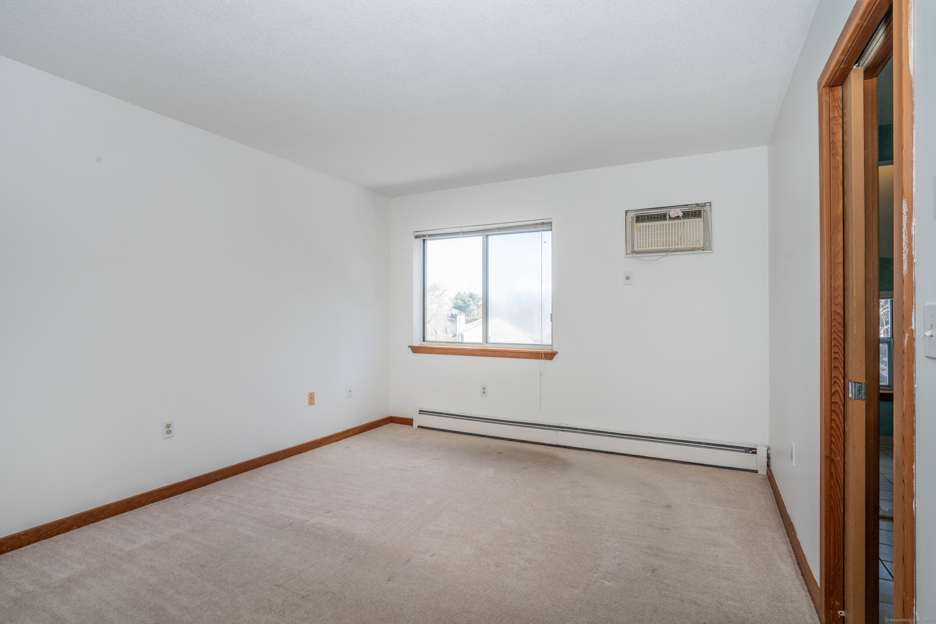 Vernon, Connecticut 06066, United States, 2 Bedrooms Bedrooms, ,2 BathroomsBathrooms,Residential,Pending,80200