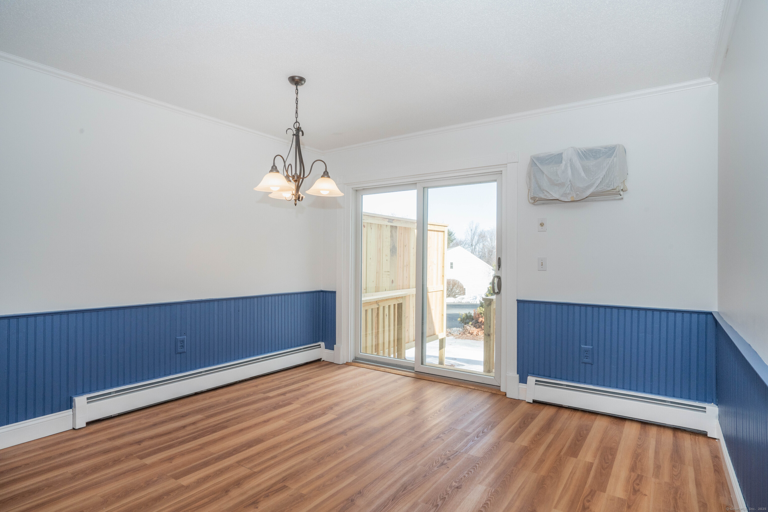 Vernon, Connecticut 06066, United States, 2 Bedrooms Bedrooms, ,2 BathroomsBathrooms,Residential,Pending,80200