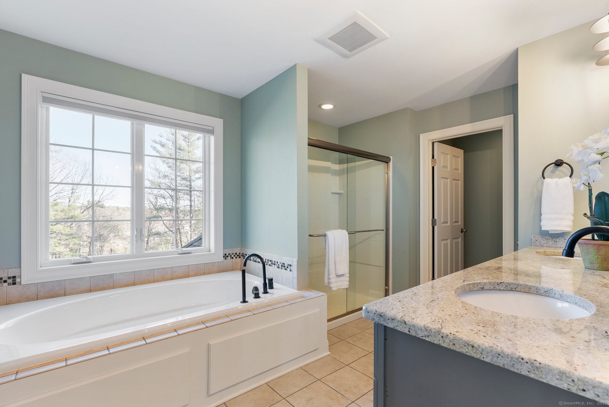25 W Hills Drive, Avon, Connecticut image 27